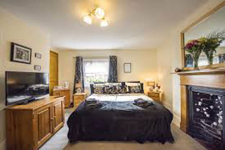 Baldwin House Guest House - Image 1 - UK Tourism Online