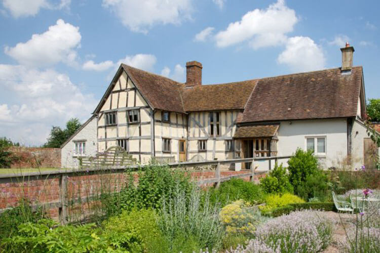 Eckington Manor - Image 1 - UK Tourism Online