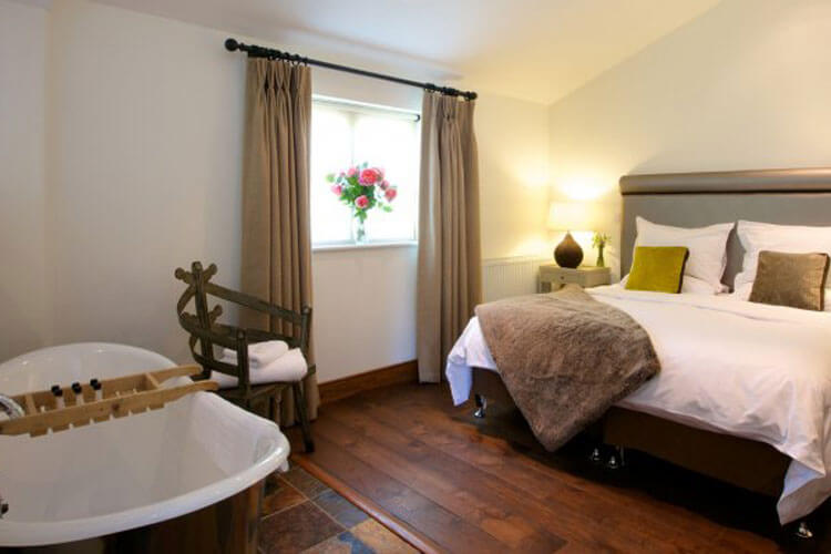 Eckington Manor - Image 4 - UK Tourism Online