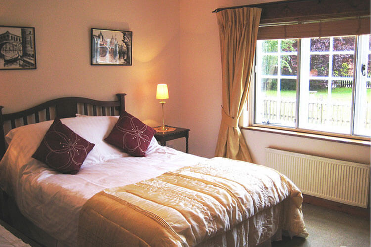 Hall Farm Cottages - Image 2 - UK Tourism Online