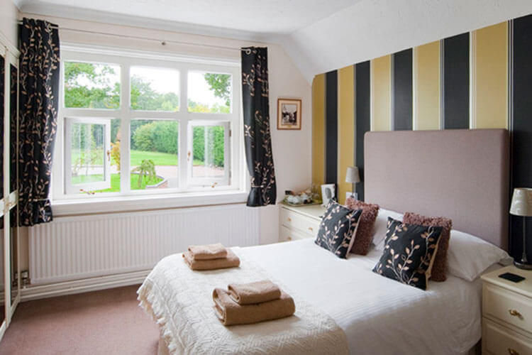 Henwick House Bed & Breakfast - Image 1 - UK Tourism Online