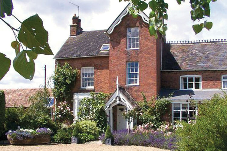 Salford Farm House - Image 1 - UK Tourism Online
