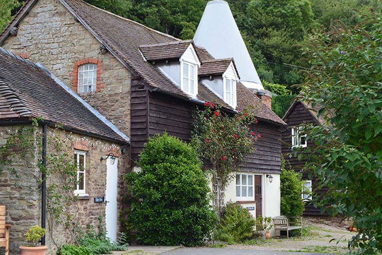 Whitewells Farm Cottages - Image 2 - UK Tourism Online