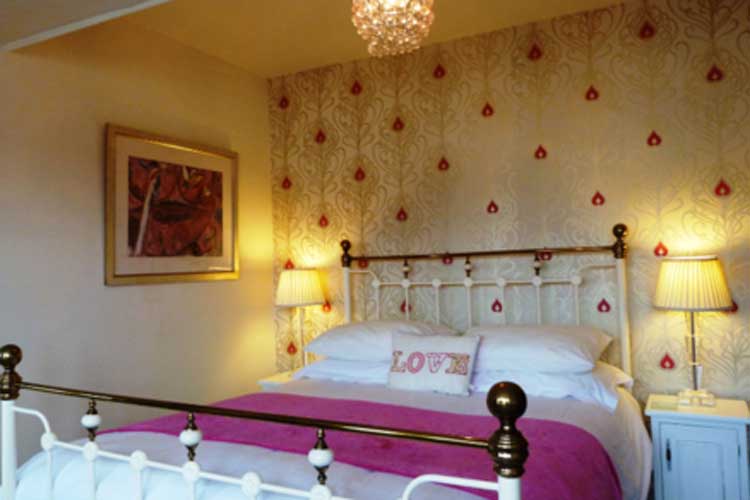 All Seasons Bed and Breakfast - Image 2 - UK Tourism Online