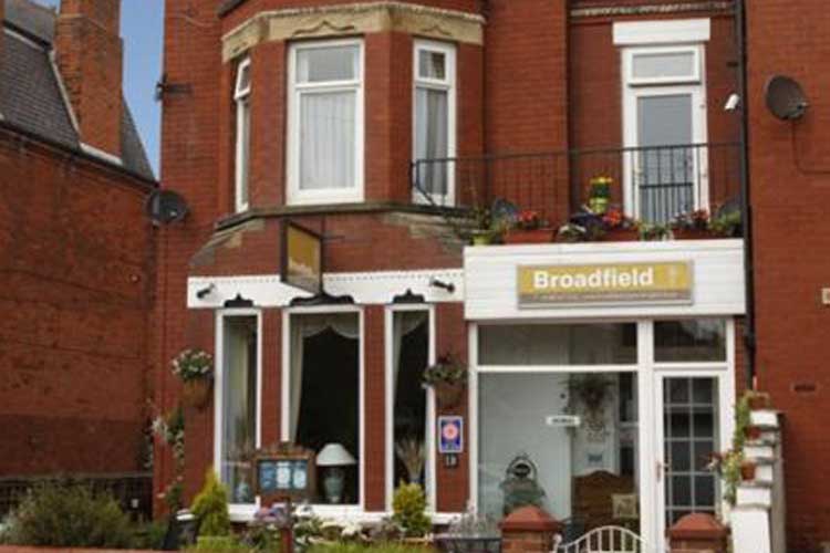 Broadfield Hotel - Image 1 - UK Tourism Online
