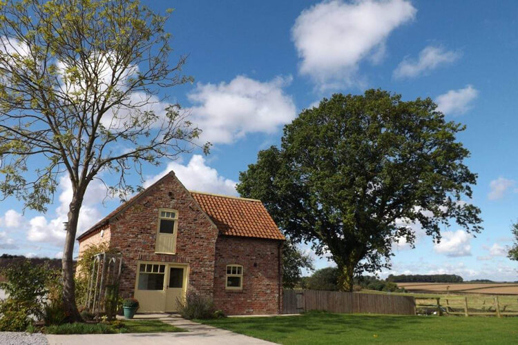 Broadgate Farm Cottages - Image 1 - UK Tourism Online