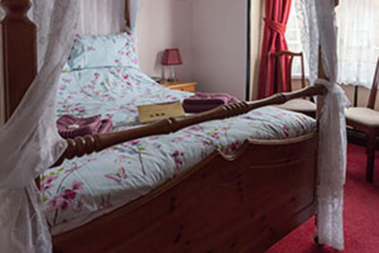 Happy Days Guest House - Image 1 - UK Tourism Online