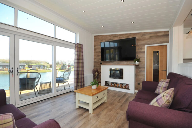 Heron Lakes Holiday Lodge Park - Image 1 - UK Tourism Online