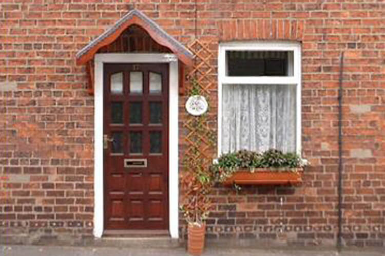 Lilac Cottage - Image 1 - UK Tourism Online
