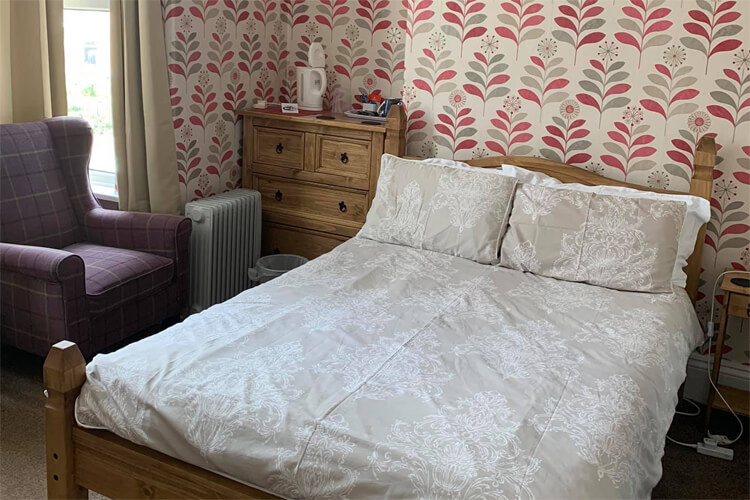 Oakwell Guest House - Image 1 - UK Tourism Online