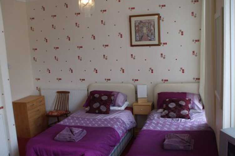Oakwell Guest House - Image 2 - UK Tourism Online