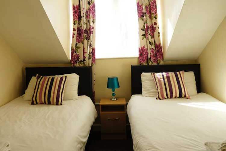 Vale Hotel - Image 3 - UK Tourism Online