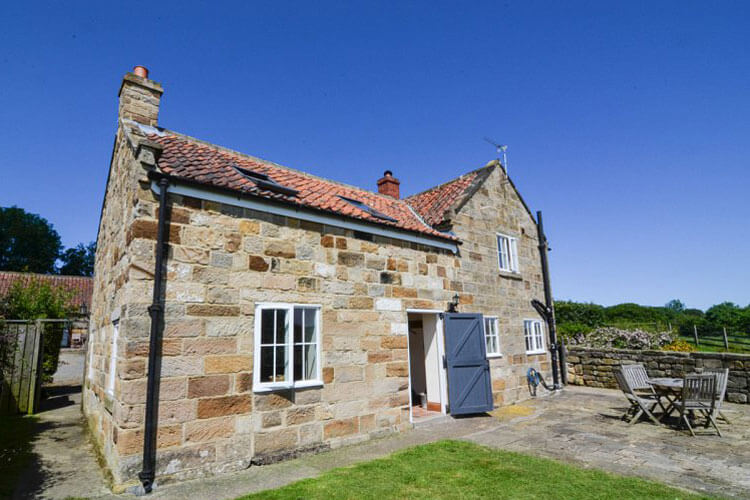 Aislaby Lodge Cottages - Image 1 - UK Tourism Online