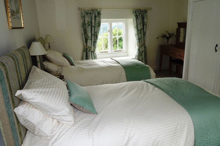 Country Cottage Holiday - Image 2 - UK Tourism Online