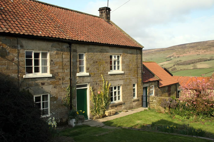 Dove Court Holiday Cottages - Image 1 - UK Tourism Online