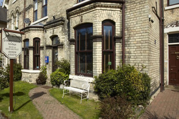 Fourposter Lodge - Image 1 - UK Tourism Online