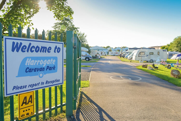 Harrogate Caravan Park - Image 1 - UK Tourism Online