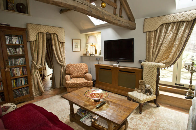 Helmsley Garden Cottage & Railway Carriage - Image 3 - UK Tourism Online