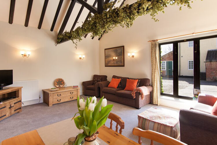 Hill House Farm Cottages - Image 2 - UK Tourism Online