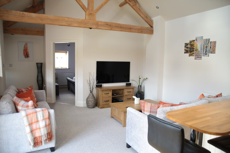 Horseshoe Barns Holiday Cottages - Image 2 - UK Tourism Online