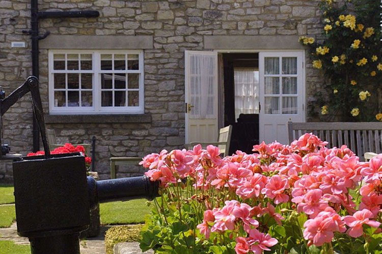 Hungate Cottages - Image 2 - UK Tourism Online