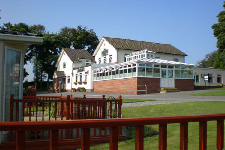 Jacobs Mount Caravan & Camping Park - Image 3 - UK Tourism Online