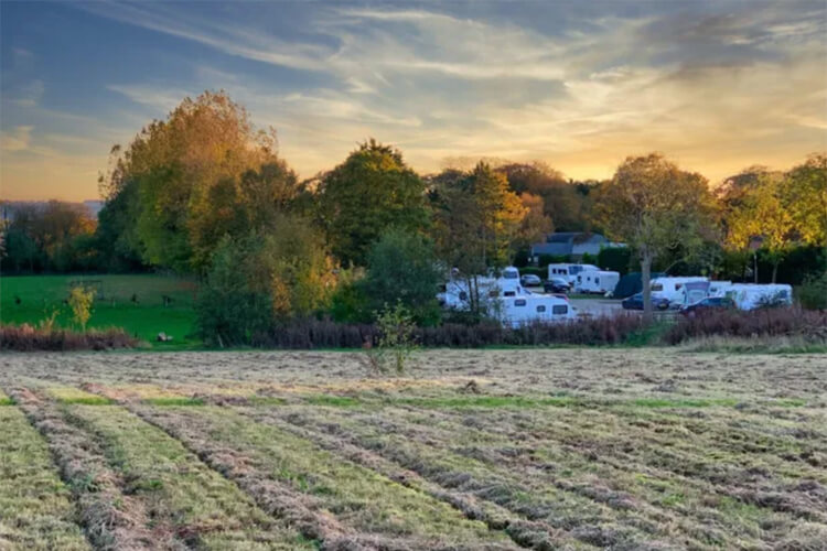 Killerby Old Hall Caravan Park - Image 4 - UK Tourism Online