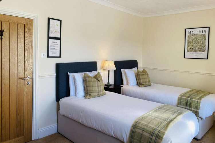 The Middle House - Image 3 - UK Tourism Online