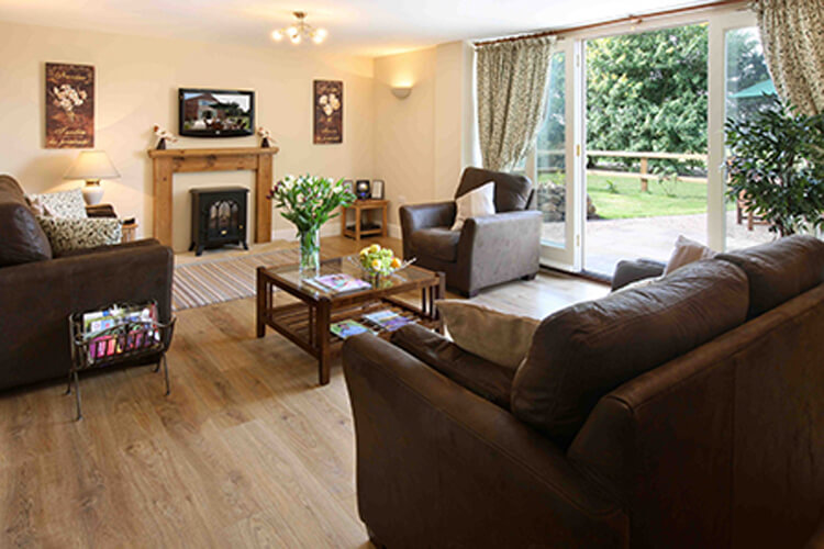 Old Oak Cottages - Image 3 - UK Tourism Online