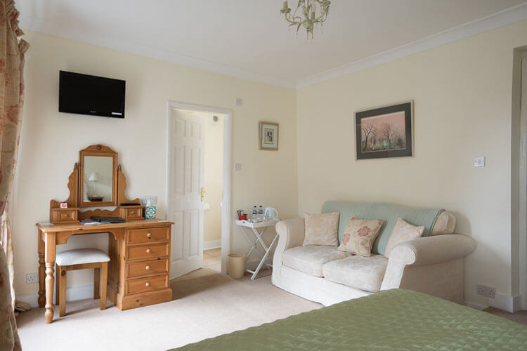 Pear Tree House Bed and Breakfast - Image 2 - UK Tourism Online