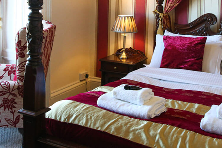 Riviera Guesthouse - Image 1 - UK Tourism Online