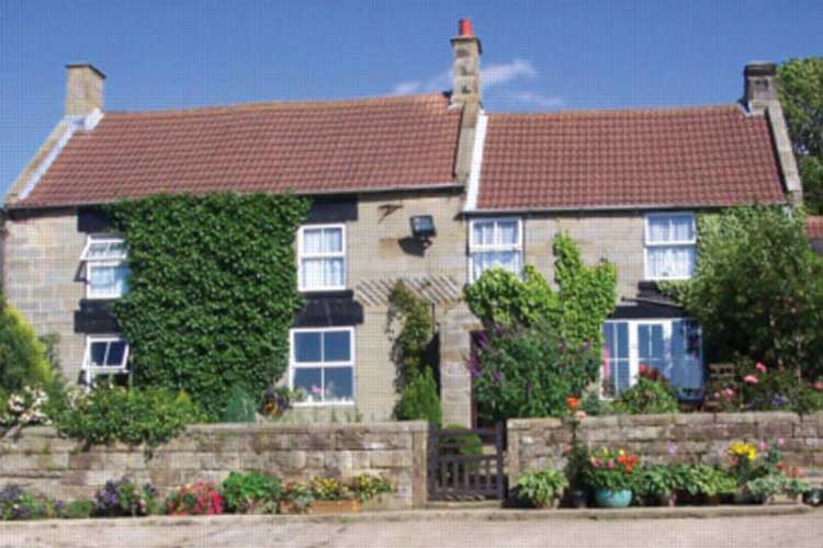 Rowantree Farm - Image 1 - UK Tourism Online