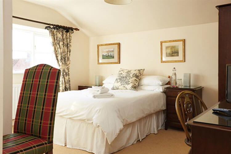 Royal Oak Inn - Image 1 - UK Tourism Online