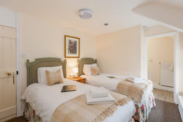 Royal Oak Inn - Image 3 - UK Tourism Online