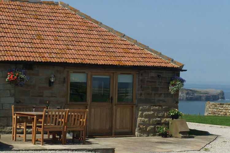 Sandsend Bay Cottages - Image 2 - UK Tourism Online