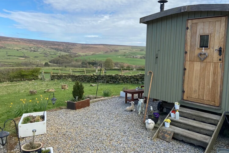 Shepherds Hut Bilsdale - Image 1 - UK Tourism Online