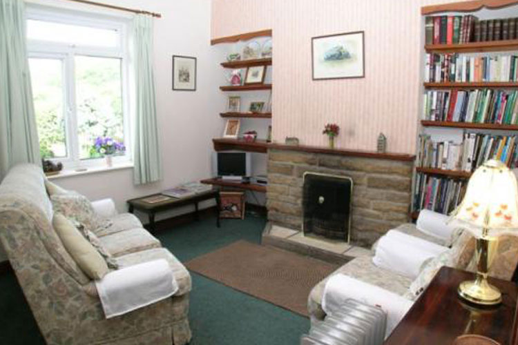 Steamview Holiday Cottage - Image 2 - UK Tourism Online