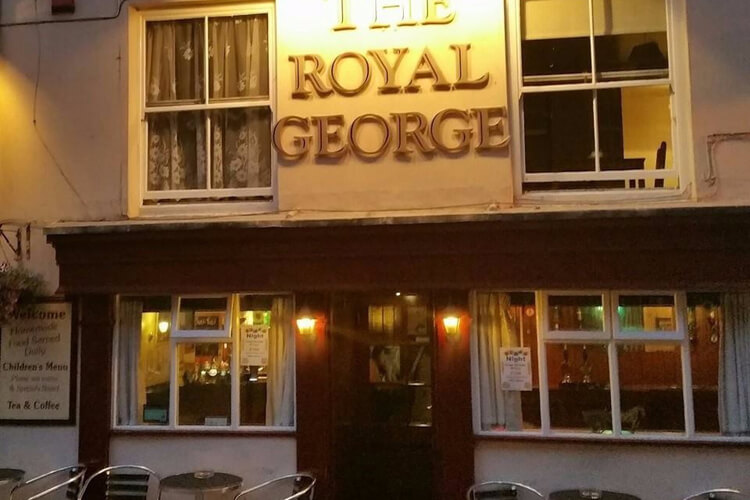 The Royal George - Image 1 - UK Tourism Online