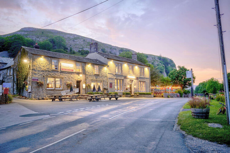 The Tennants Arms Hotel - Image 1 - UK Tourism Online