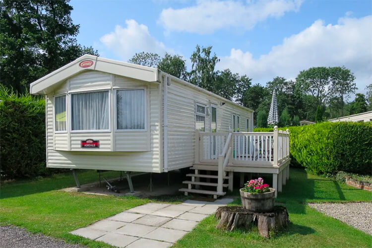 Thirkleby Hall Caravan Park - Image 2 - UK Tourism Online