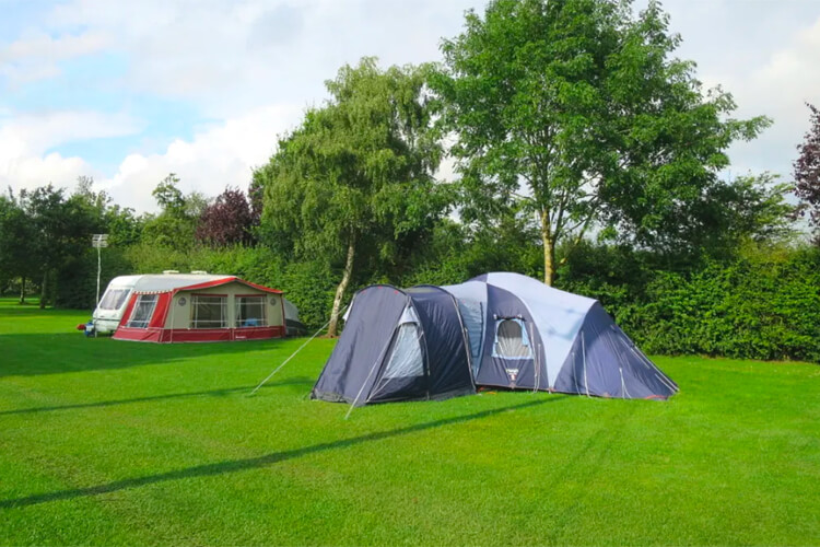 Thirkleby Hall Caravan Park - Image 4 - UK Tourism Online