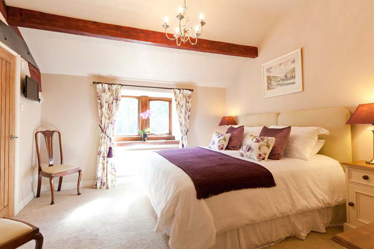 Throstle Nest Farm Bed and Breakfast - Image 2 - UK Tourism Online