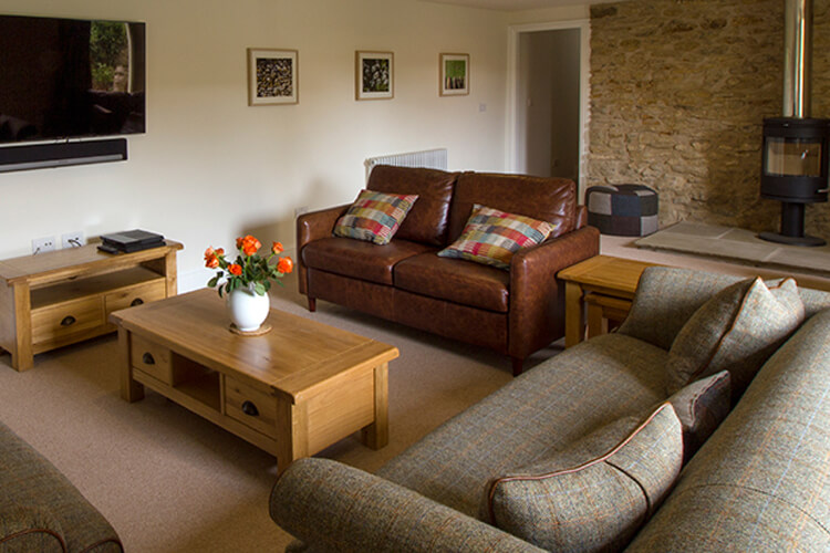 Town End Farm - The Long Barn - Image 2 - UK Tourism Online