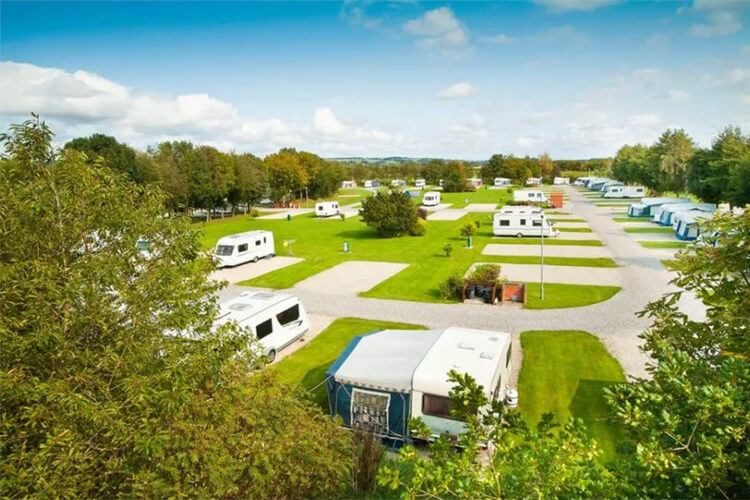 Vale of Pickering Caravan Park - Image 2 - UK Tourism Online