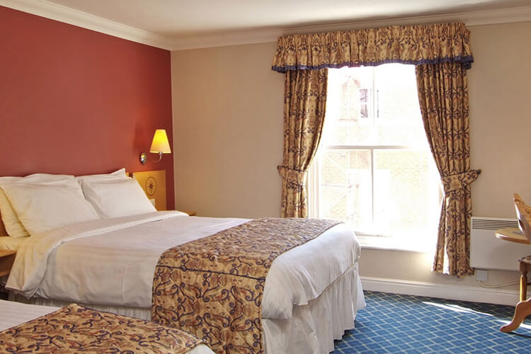 The Queens Hotel and Executive Apartments - Image 1 - UK Tourism Online
