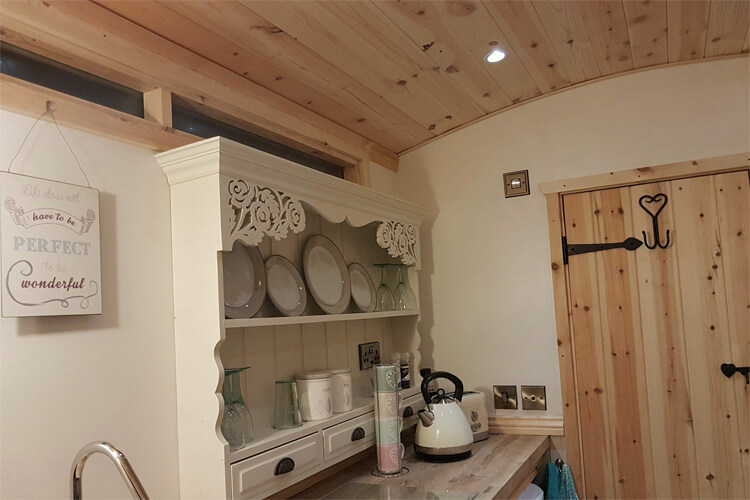 Waterside Shepherds Hut - Image 2 - UK Tourism Online