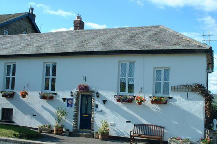 Wensleydale Farmhouse - Image 1 - UK Tourism Online