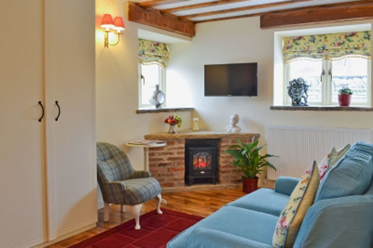 West Wood Cottage - Image 2 - UK Tourism Online