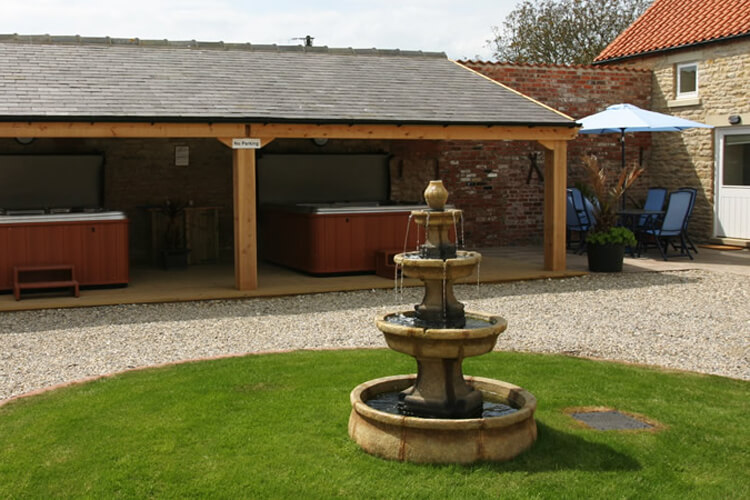 Willow Grange Holiday Cottages - Image 1 - UK Tourism Online