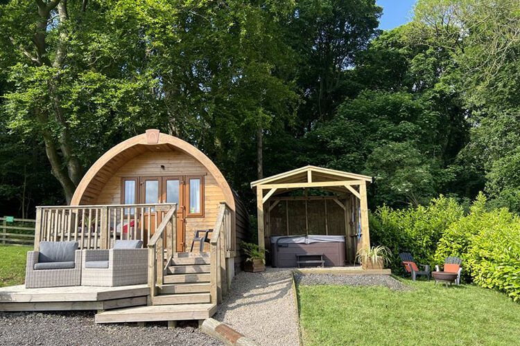 Wolds Walk Glamping - Image 1 - UK Tourism Online